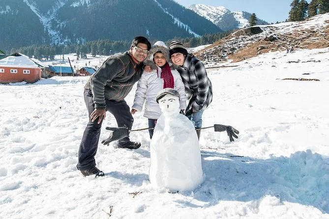 Kashmir Winter Tour Package.