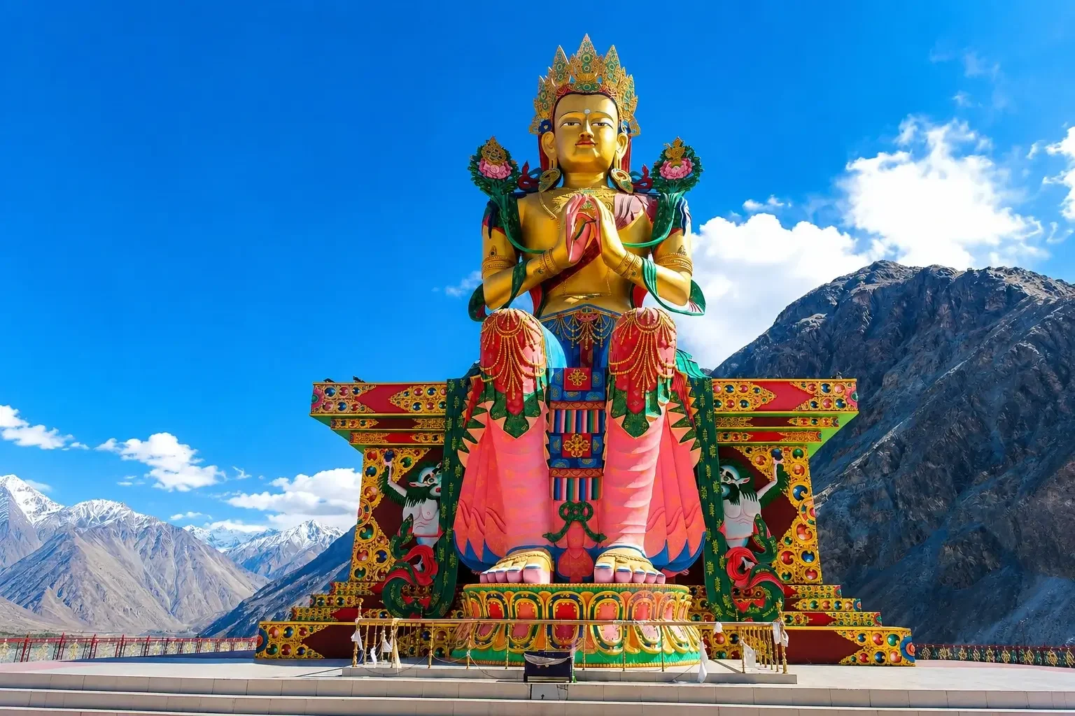 Kashmir + Leh Tour Package.